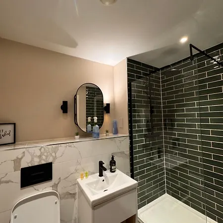 2 Bedroom Ensuite