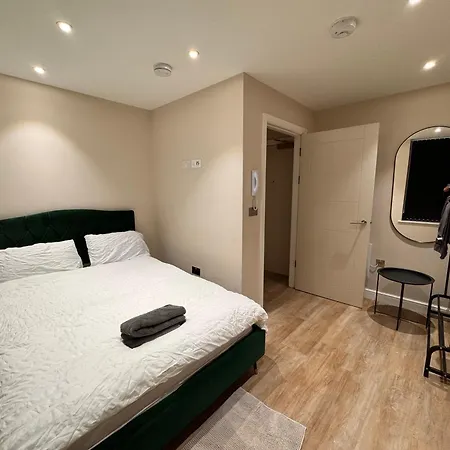 Apartment 2 Bedroom Ensuite *