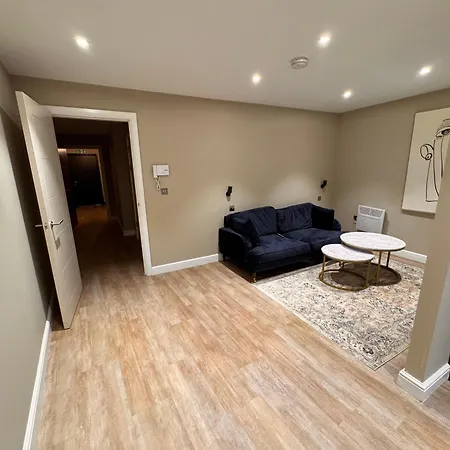 2 Bedroom Ensuite * Leeds (West Yorkshire)