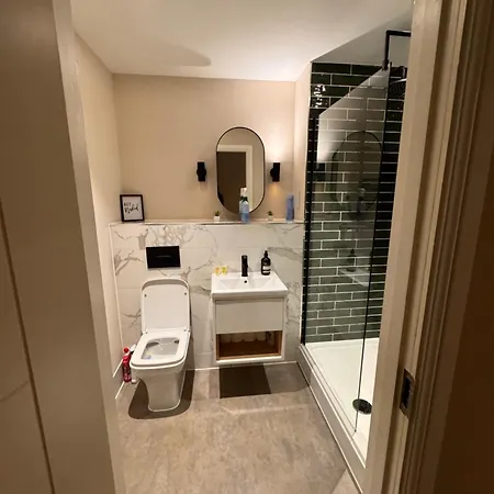 2 Bedroom Ensuite דירה *