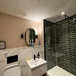 2 Bedroom Ensuite